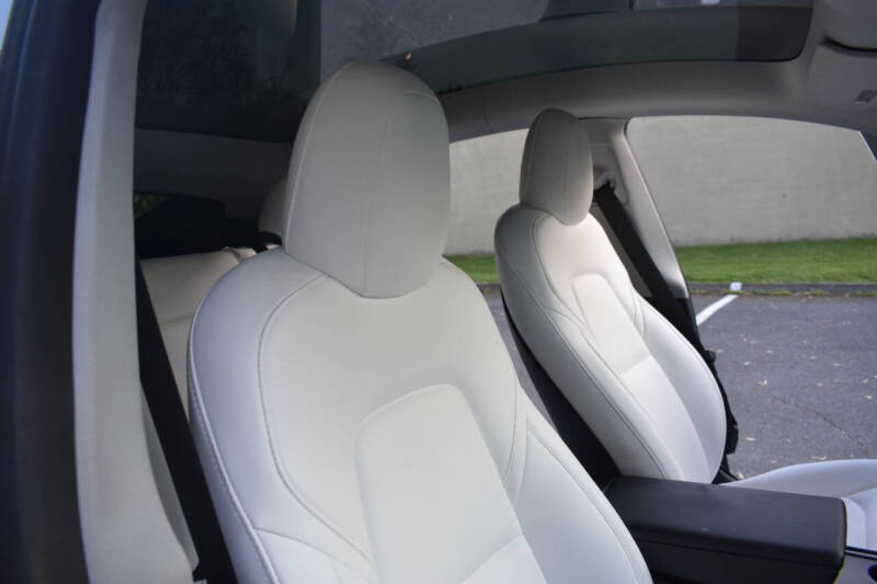 2023 Tesla Model Y Long Range - Photo 21