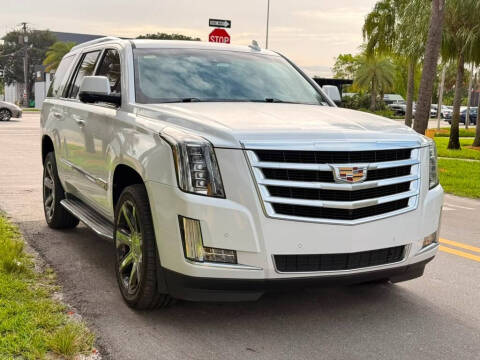 2016 Cadillac Escalade Luxury Collection