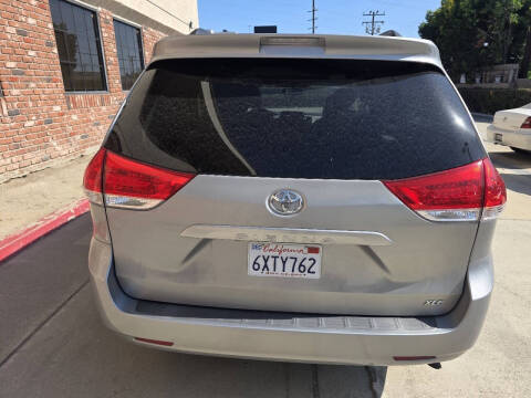 2013 Toyota Sienna XLE 8-Passenger