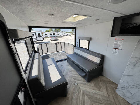 2022 Forest River Ozark 2700TH