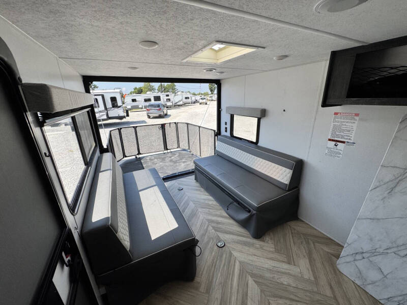 2022 Forest River Ozark 2700TH