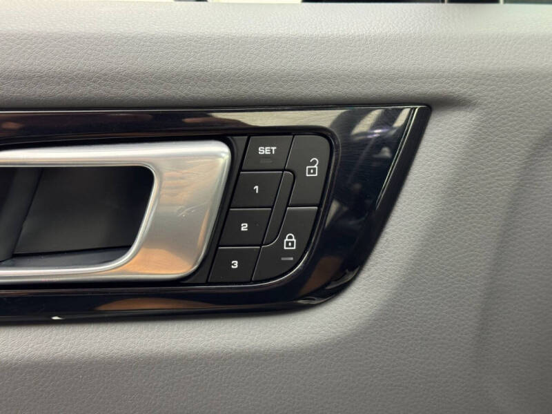 2022 Porsche Cayenne Platinum Edition