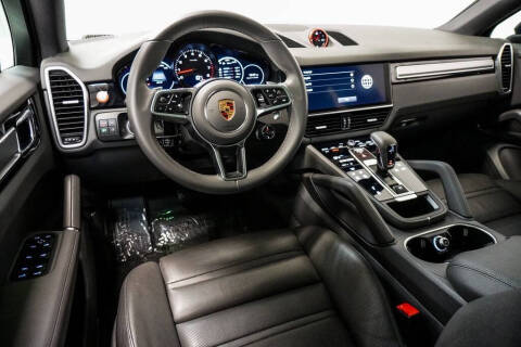 2023 Porsche Cayenne Coupe Platinum Edition