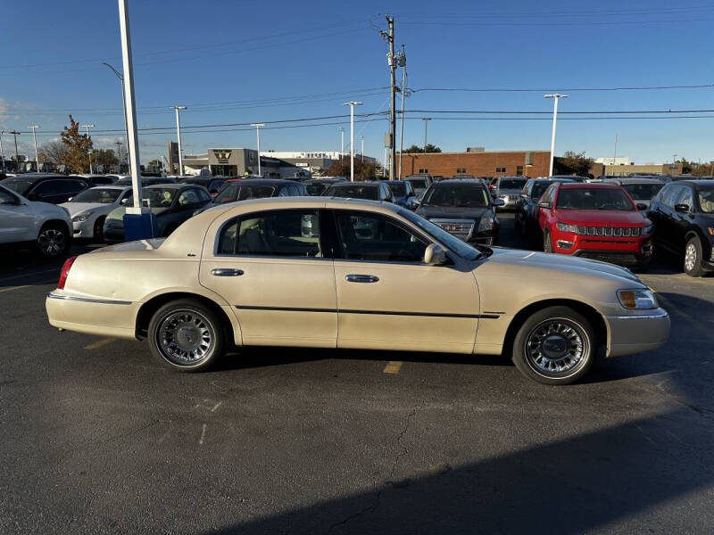 2000 Lincoln Town Car Cartier