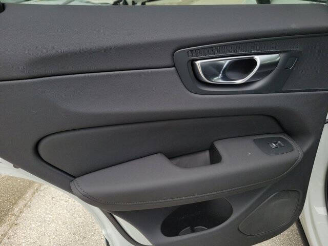 2026 Volvo XC60 B5 Core