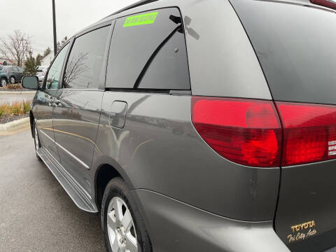 2004 Toyota Sienna XLE 7 Passenger