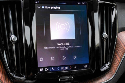 2023 Volvo XC60 B5 Plus Dark Theme