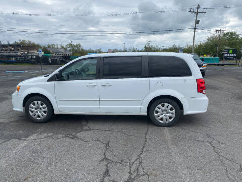 2017 Dodge Grand Caravan for sale at BT Mobility LLC in Wrightstown NJ