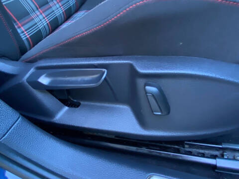 2018 Volkswagen Golf GTI S