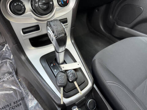2014 Ford Fiesta SE