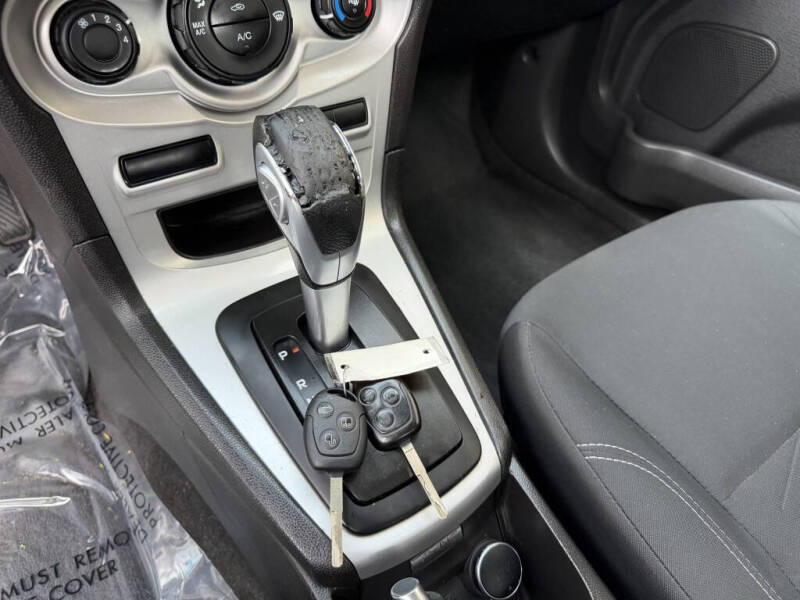 2014 Ford Fiesta SE