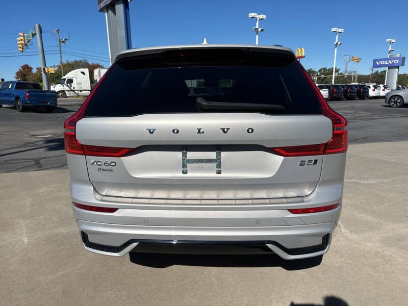 2023 Volvo XC60 B5 Plus Dark Theme