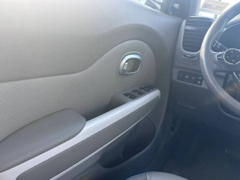 2015 Kia Soul EV +