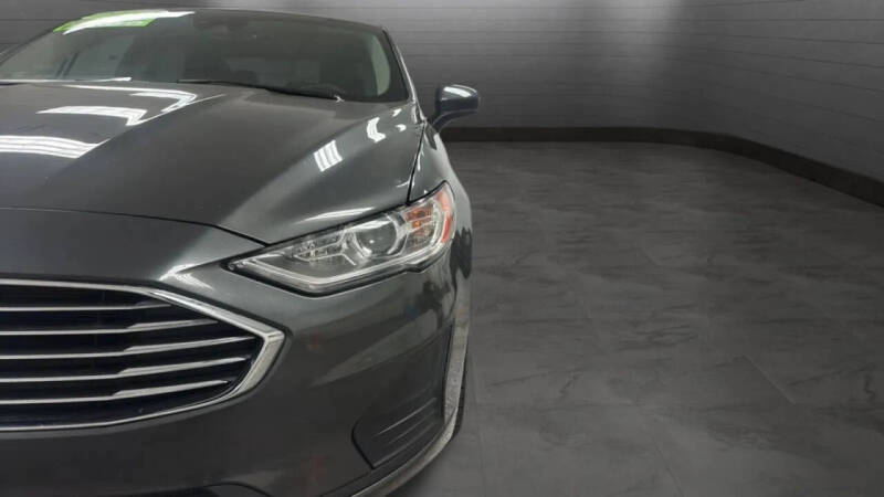 2020 Ford Fusion SE