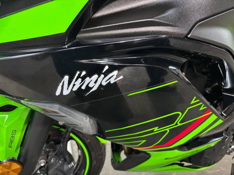 2024 Kawasaki Ninja 650 KRT