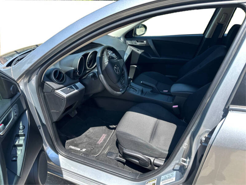2013 Mazda MAZDA3 i Touring