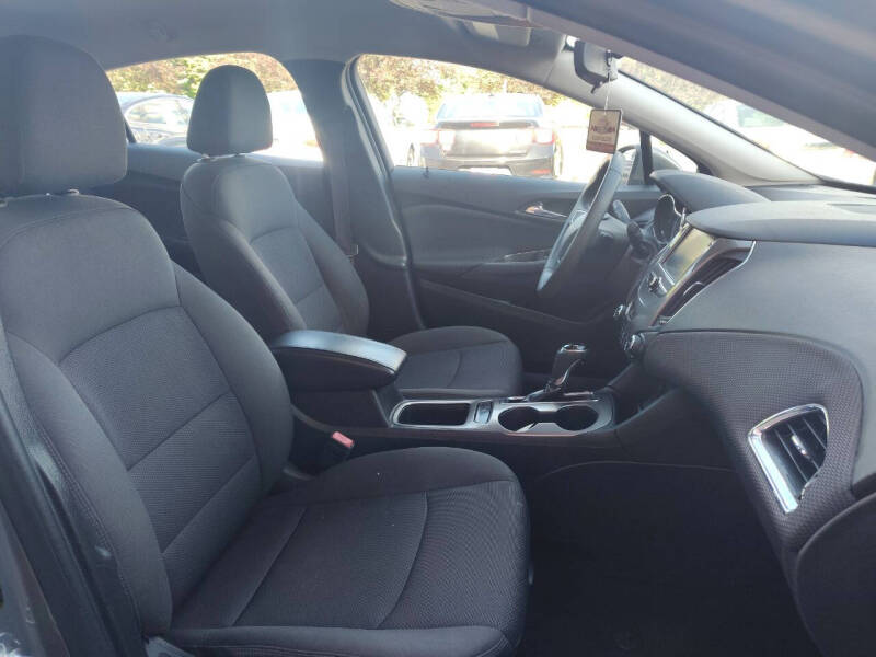 2017 Chevrolet Cruze LT Auto