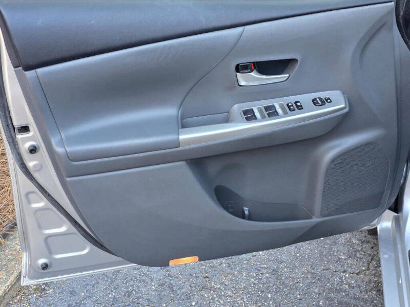2013 Toyota Prius v
