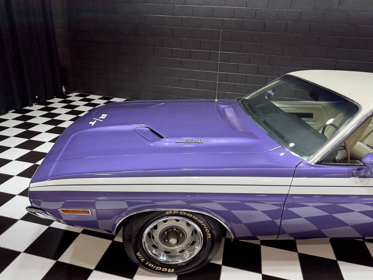 1971 Dodge Challenger 21