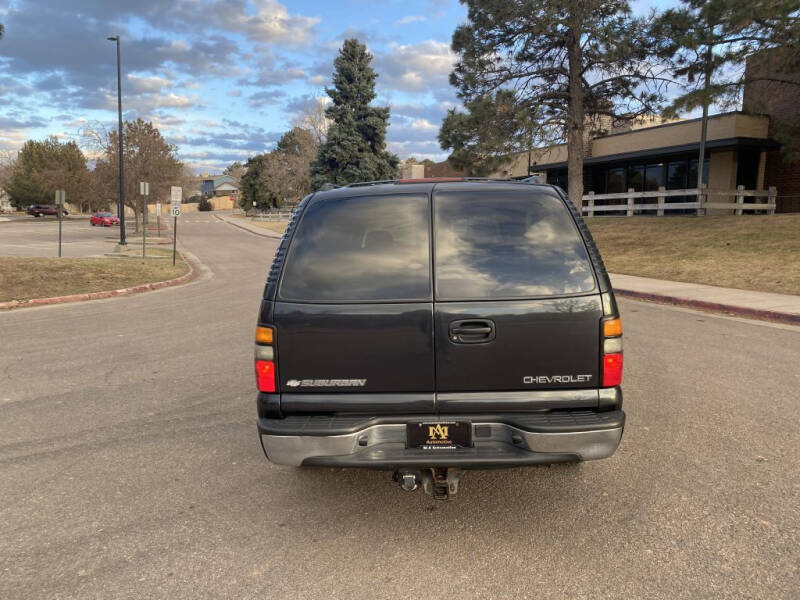 Image 4 of 2004 Chevrolet Suburban 1500