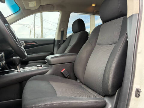 2018 Nissan Pathfinder SV