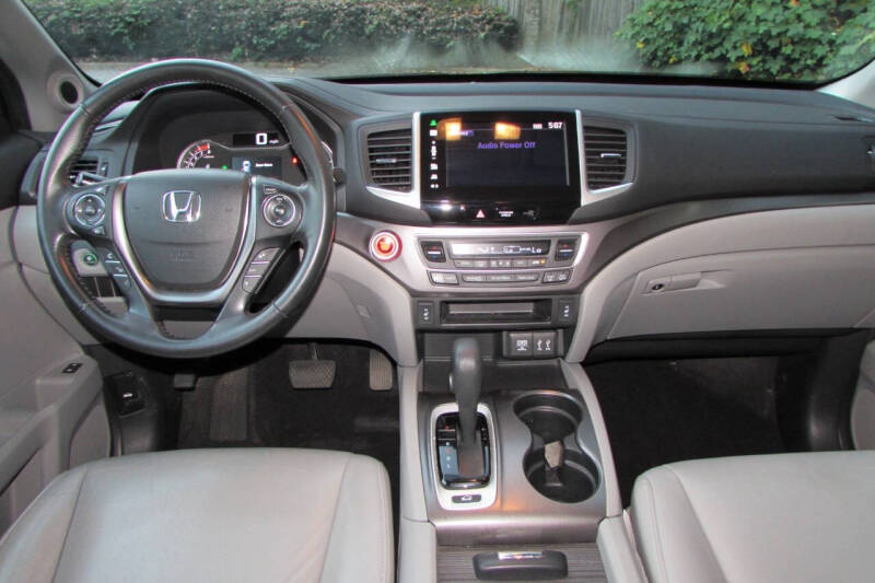 2016 Honda Pilot EX-L photo 17