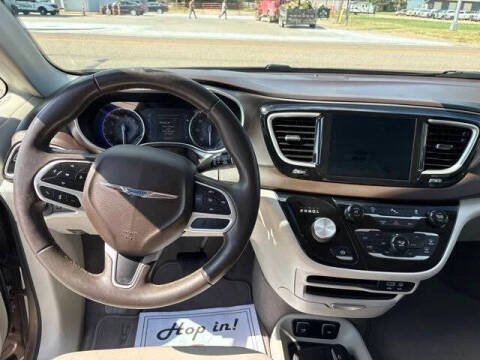 2017 Chrysler Pacifica Touring-L