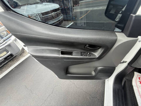 2015 Nissan NV200 S