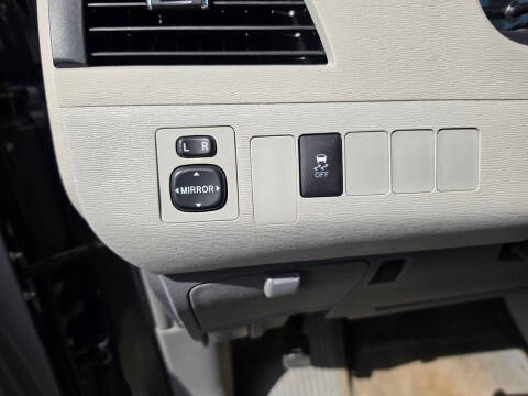 2013 Toyota Sienna LE 8-Passenger