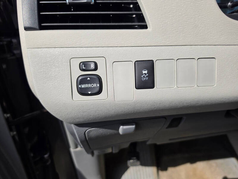 2013 Toyota Sienna LE 8-Passenger