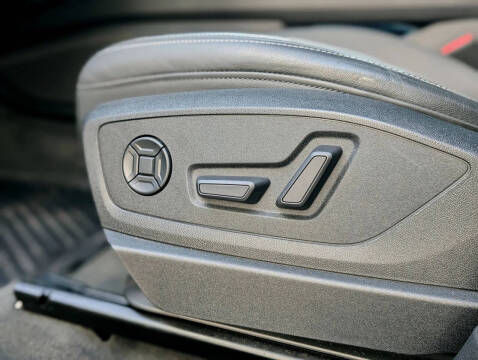 2021 Audi e-tron quattro Premium