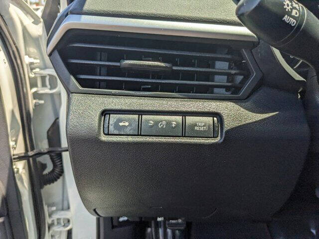 2019 Nissan Altima 24