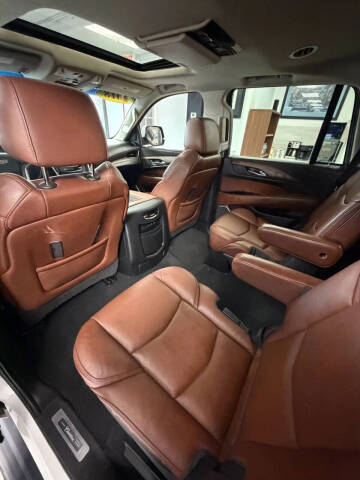 2018 Cadillac Escalade Luxury
