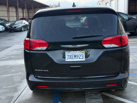 2017 Chrysler Pacifica Touring