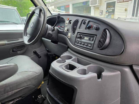 2005 Ford E-Series E-350 SD