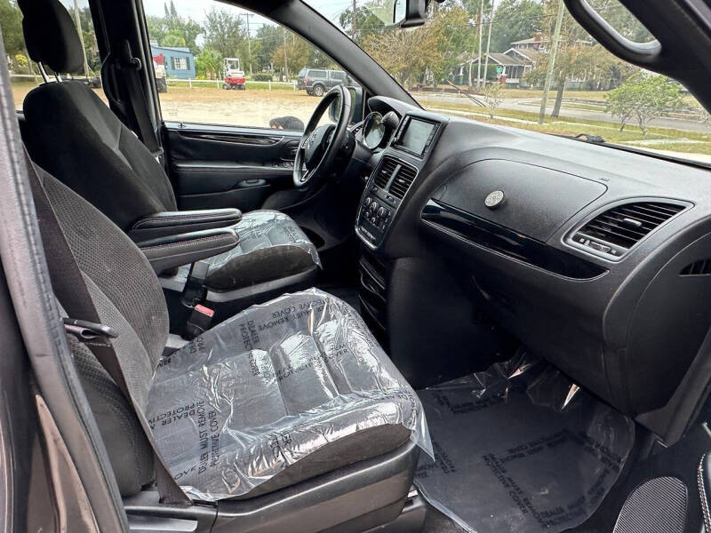 2017 Dodge Grand Caravan SE Plus