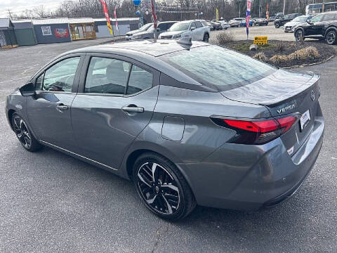 2024 Nissan Versa SR