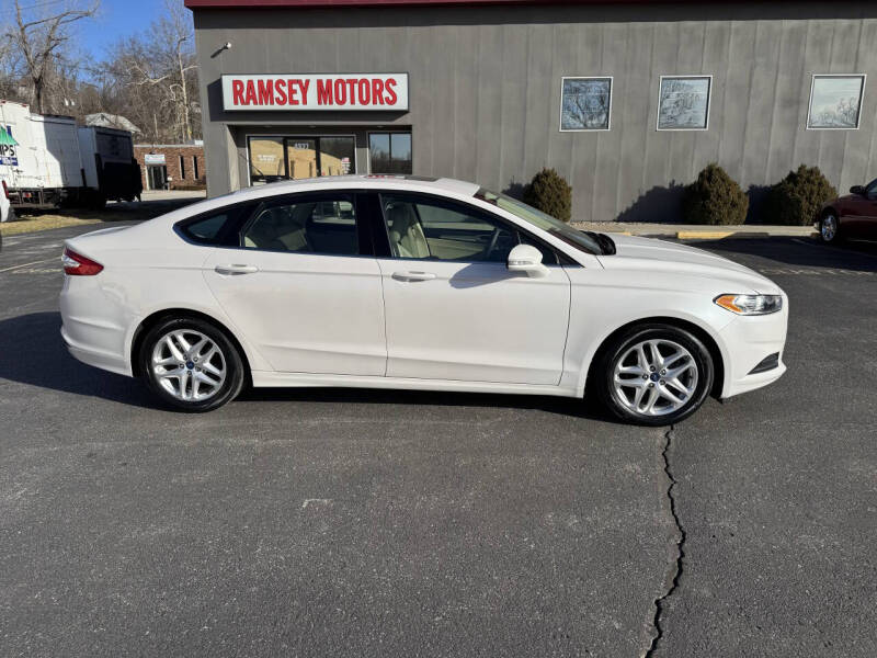 2013 Ford Fusion SE's photo