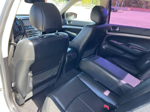 2015 Infiniti Q40