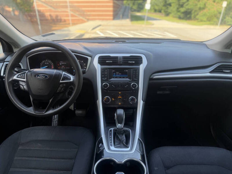 2015 Ford Fusion SE