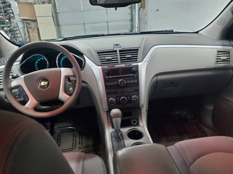 2011 Chevrolet Traverse LS