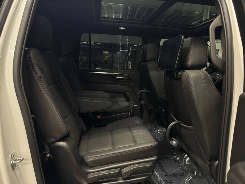 2025 Chevrolet Suburban RST