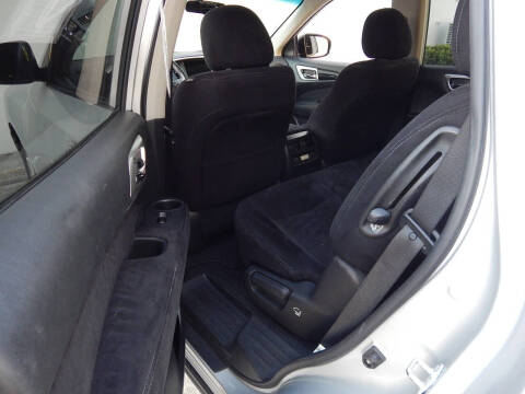 2016 Nissan Pathfinder SV