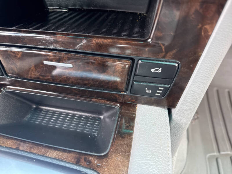 2009 BMW 5 Series 528i