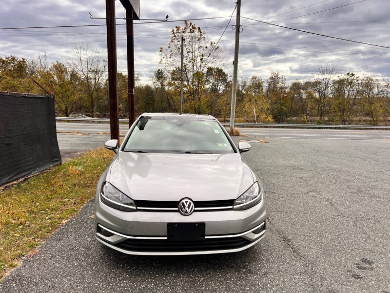 2019 Volkswagen Golf SE