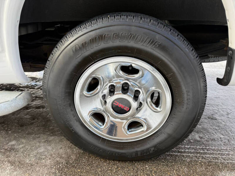 2023 GMC Savana 2500