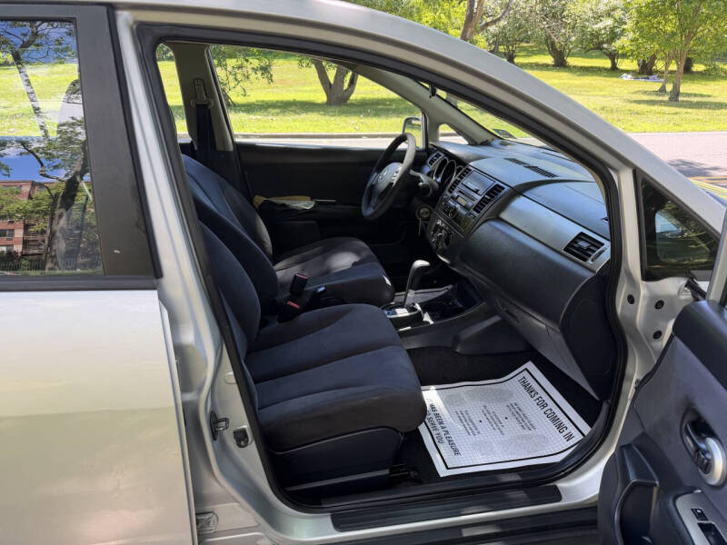 2009 Nissan Versa 1.8 S