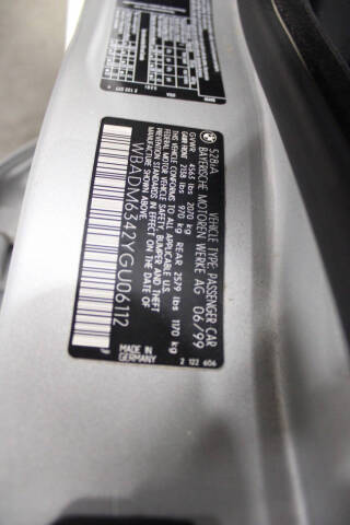 2000 BMW 5 Series 528i