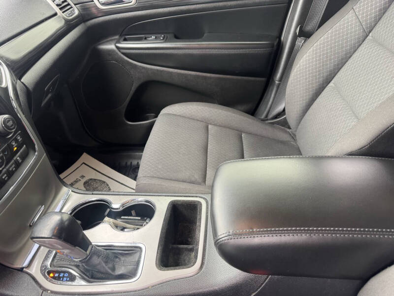 2020 Jeep Grand Cherokee Laredo