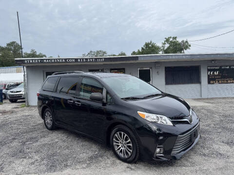 2020 Toyota Sienna XLE 8-Passenger